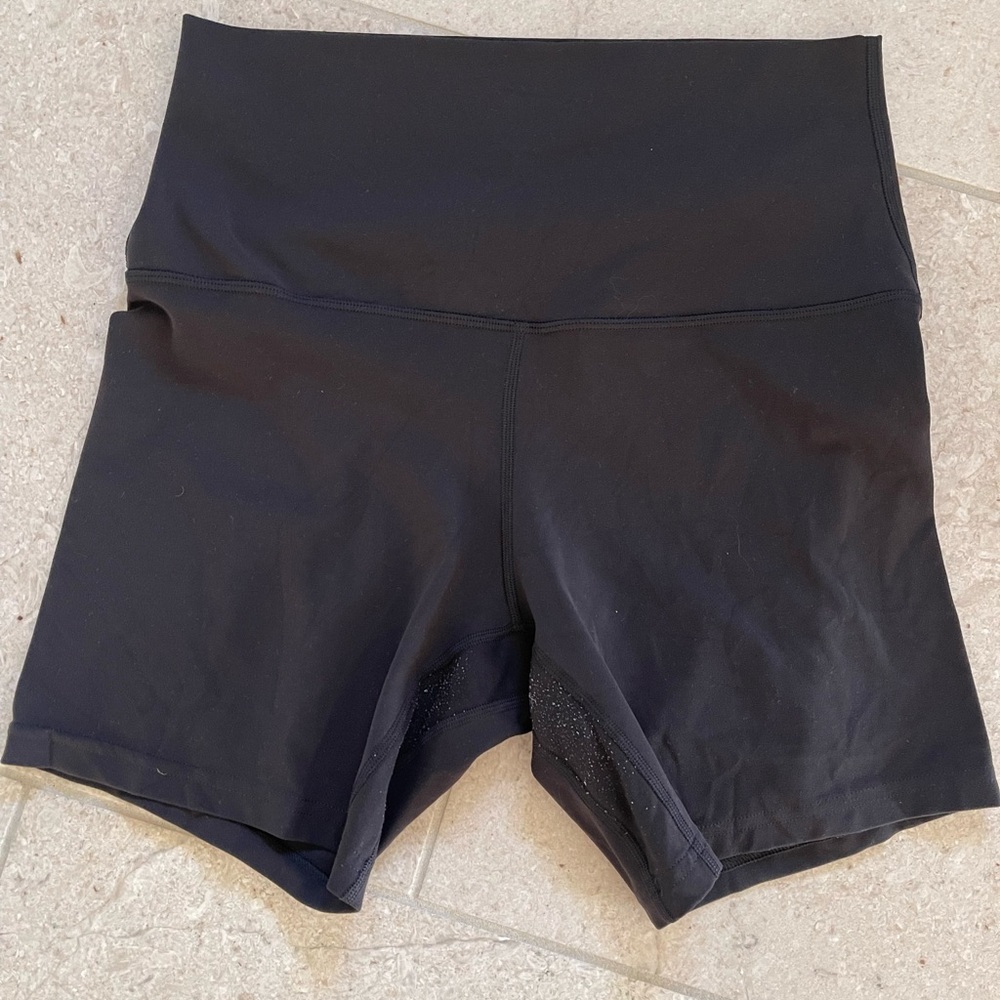 LULULEMON BLACK ALIGN SIZE 10 HIGH RISE SHORT 6 INCH EXCELLENT!